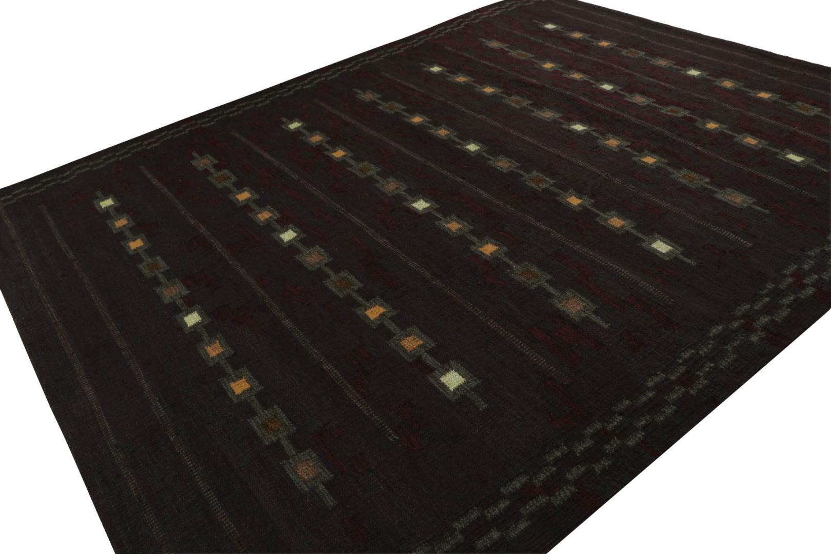 Scandinavian Kilim Rug with Geometric Patterns