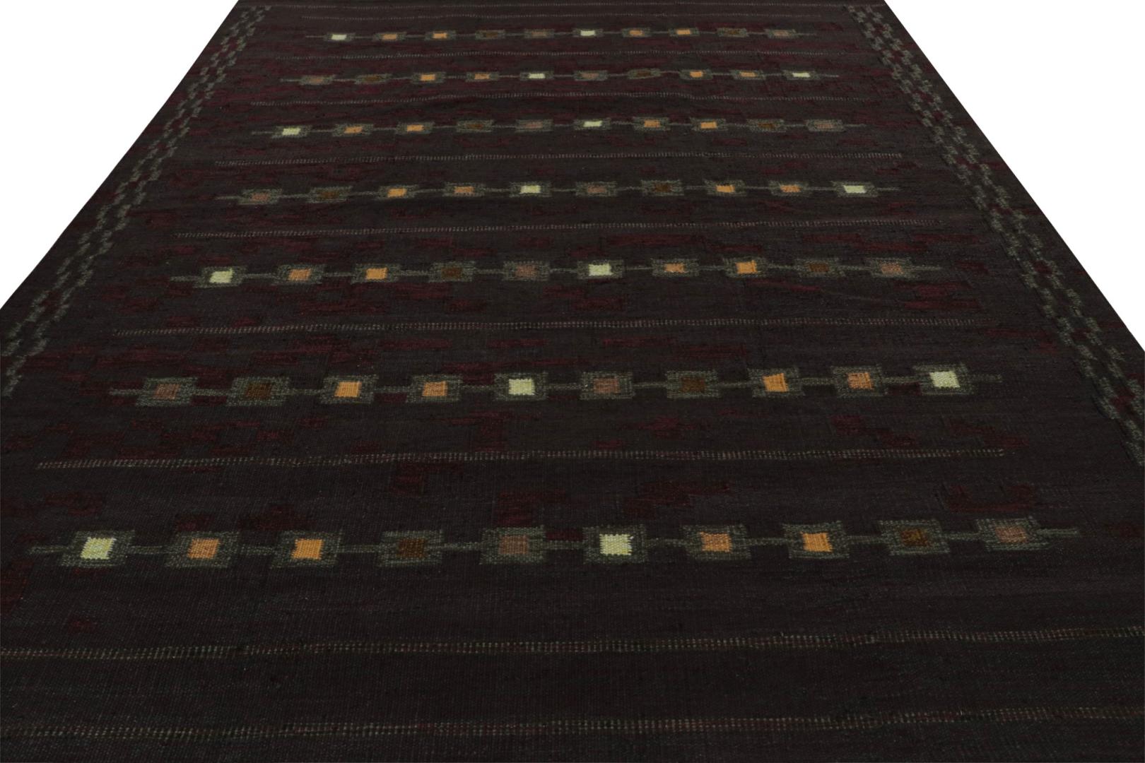Scandinavian Kilim Rug with Geometric Patterns