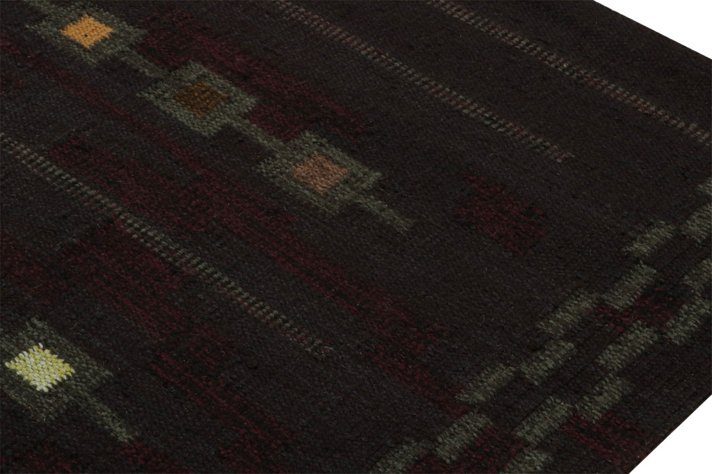 Scandinavian Kilim Rug with Geometric Patterns