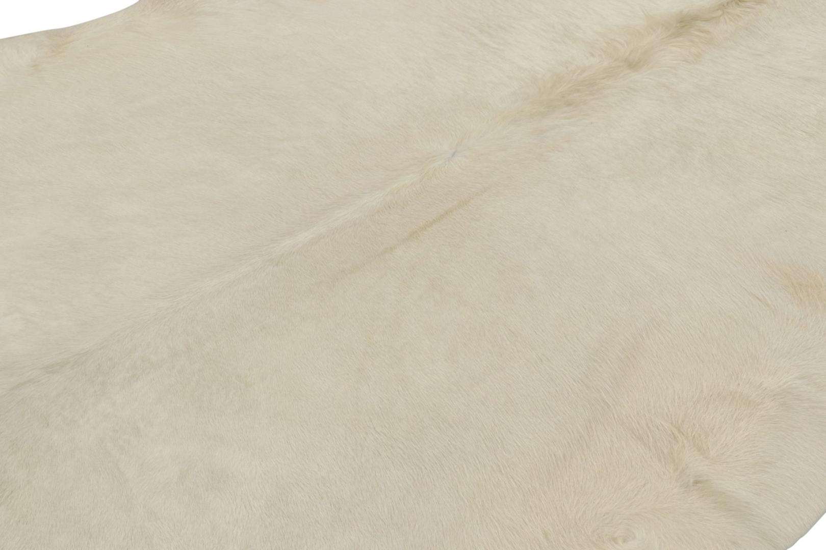 Modern Cowhide Rug in Off-White