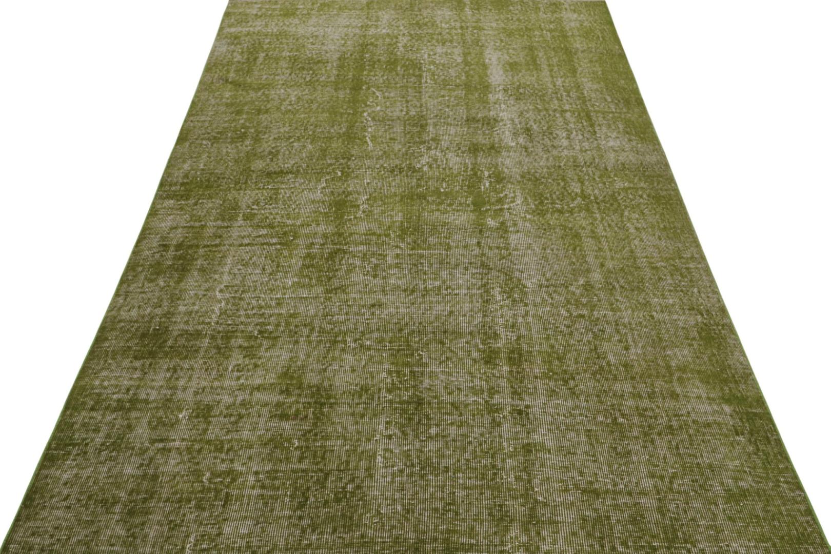 Vintage Zeki Müren Solid Rug