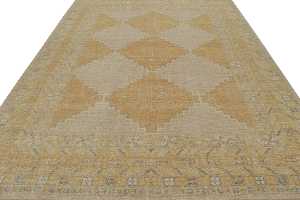 Modern Rug with Geometric Patterns