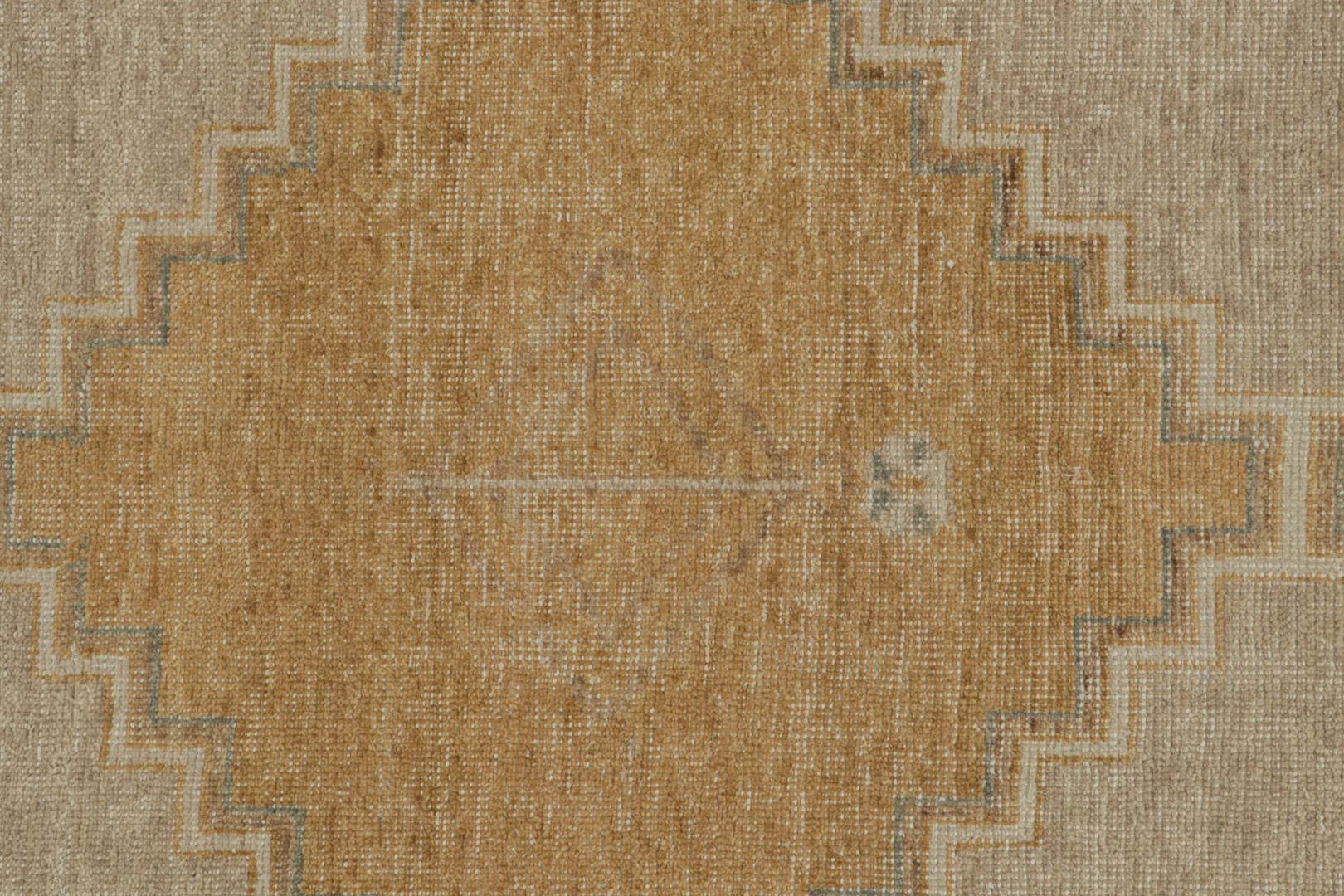 Modern Rug with Geometric Patterns