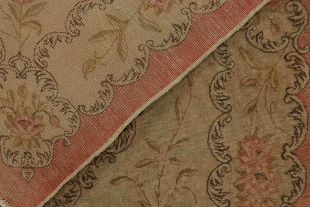 Zeki Müren Rugs