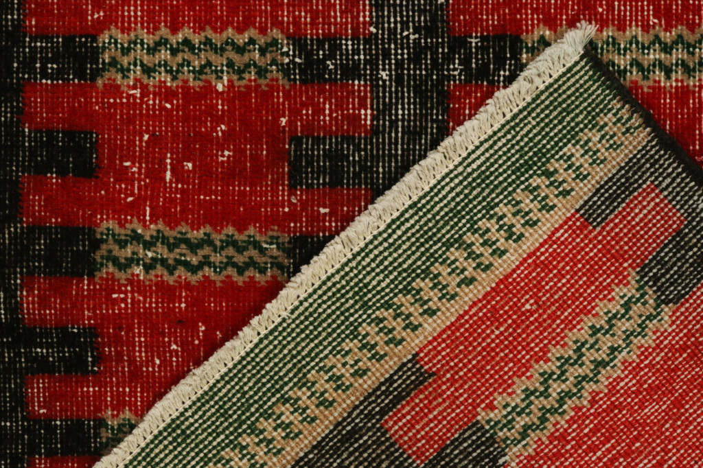 Zeki Müren Rugs