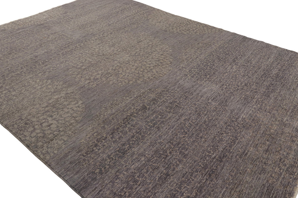 Modern Rug with Geometric Patterns