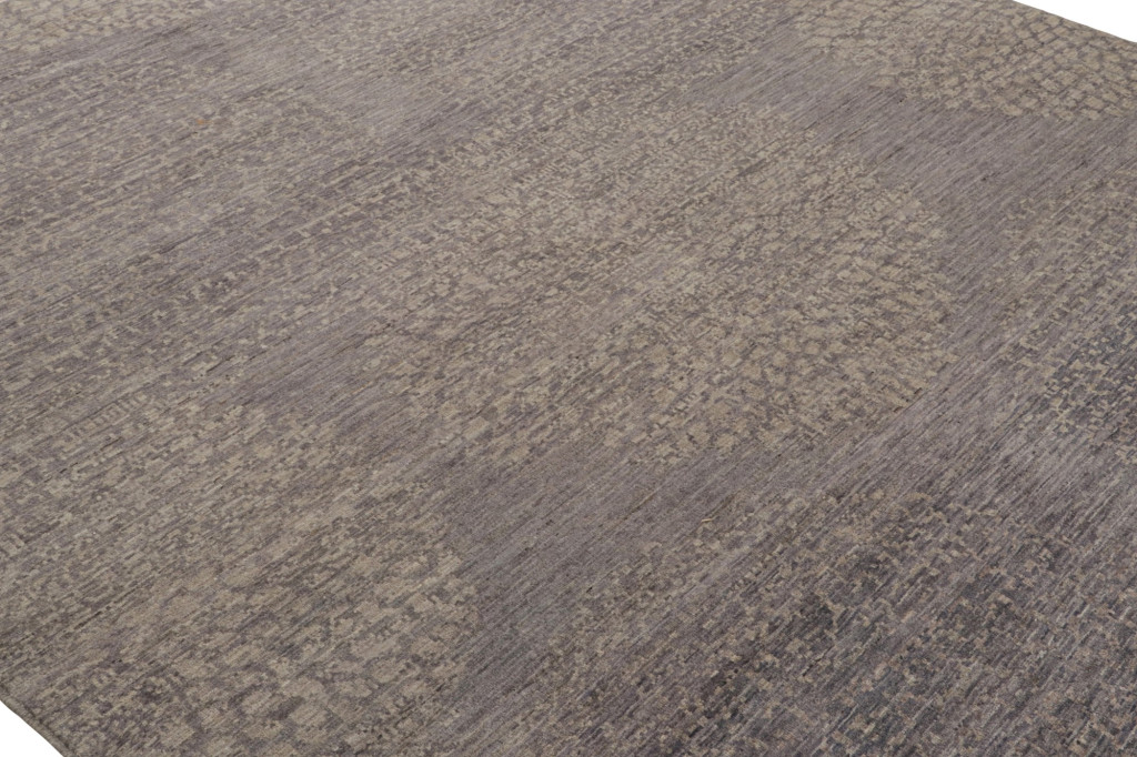 Modern Rug with Geometric Patterns
