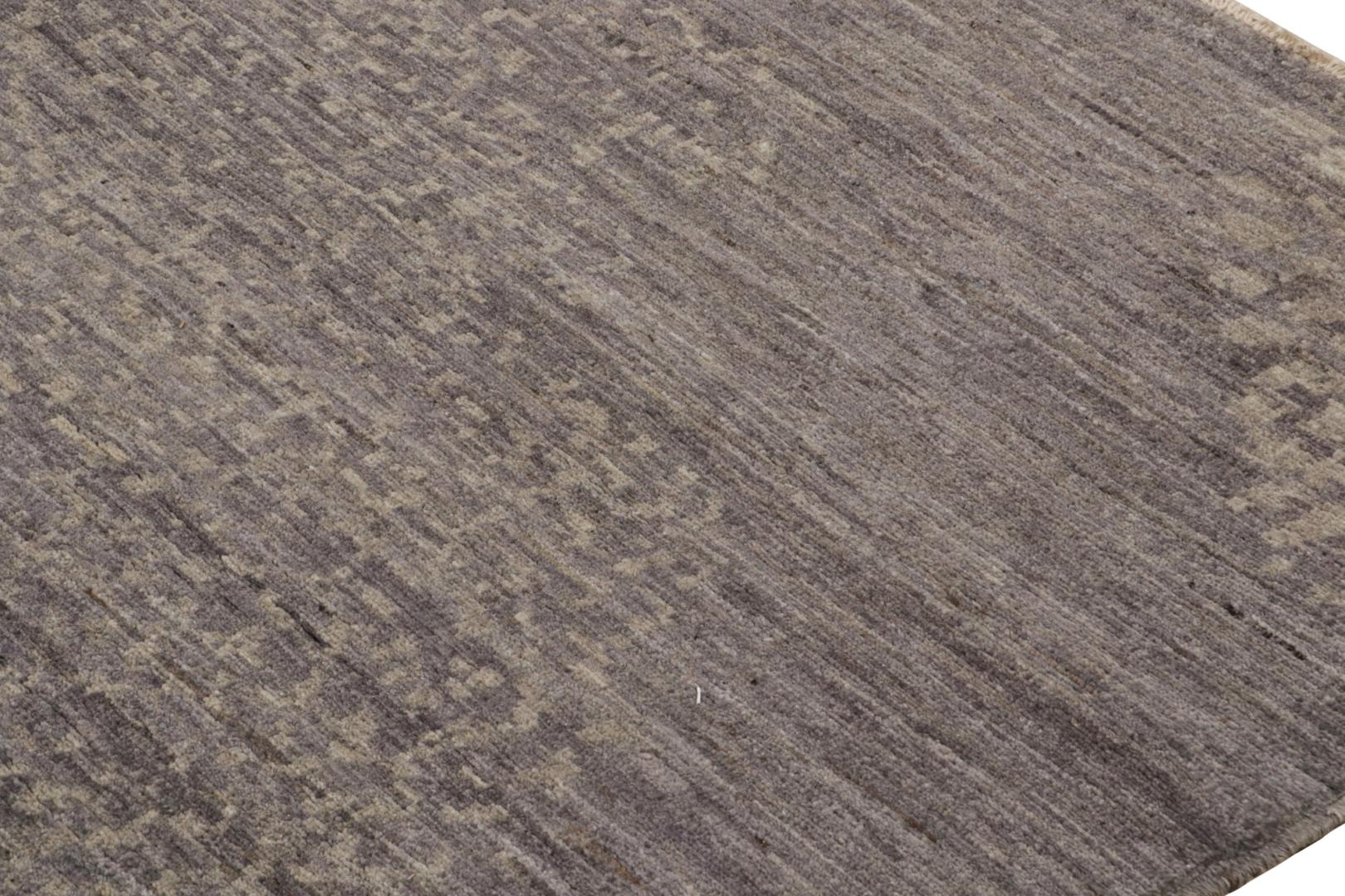 Modern Rug with Geometric Patterns