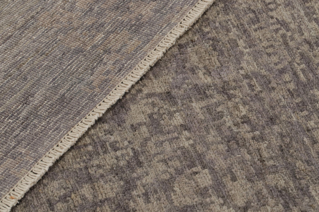 Modern Rug with Geometric Patterns