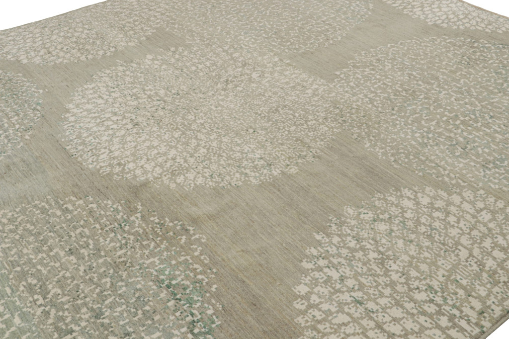 Modern Rug with Geometric Patterns