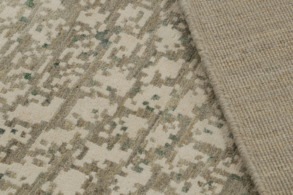 Modern Rug with Geometric Patterns