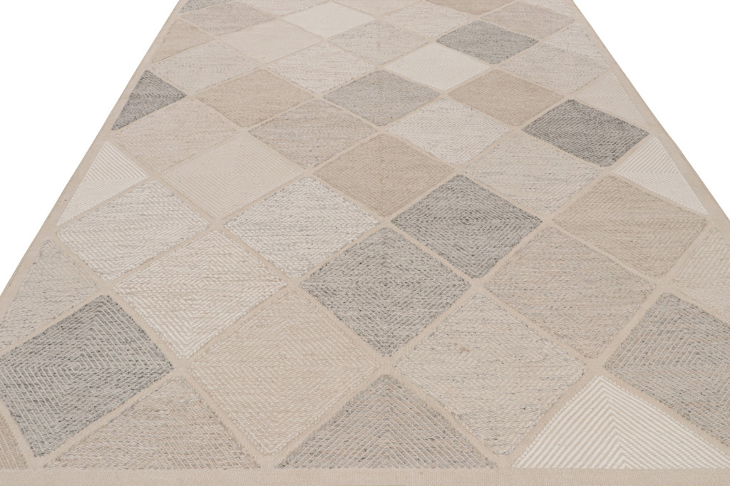 Scandinavian Style Rug with Diamond Patterns