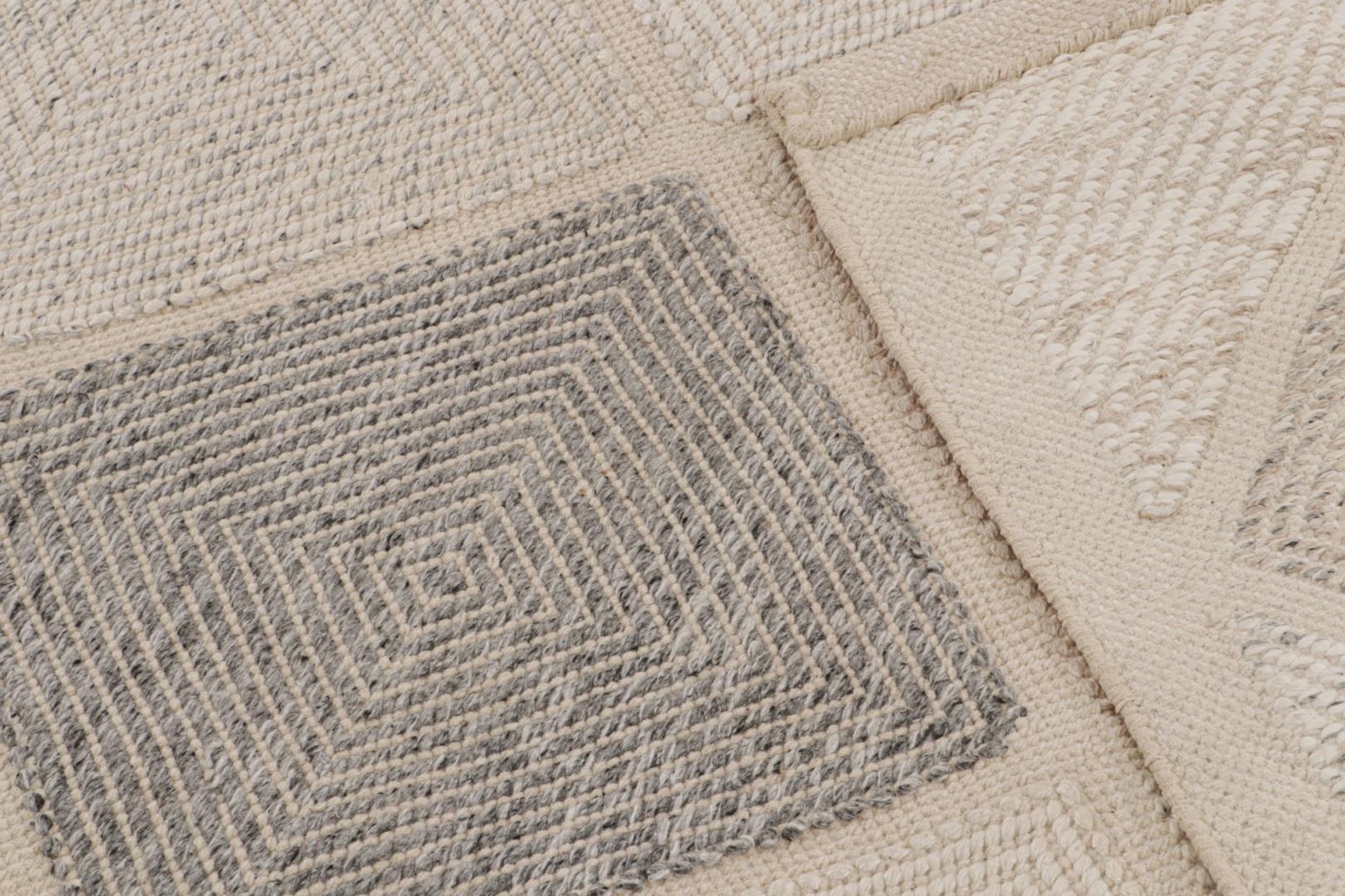 Scandinavian Style Rug with Diamond Patterns