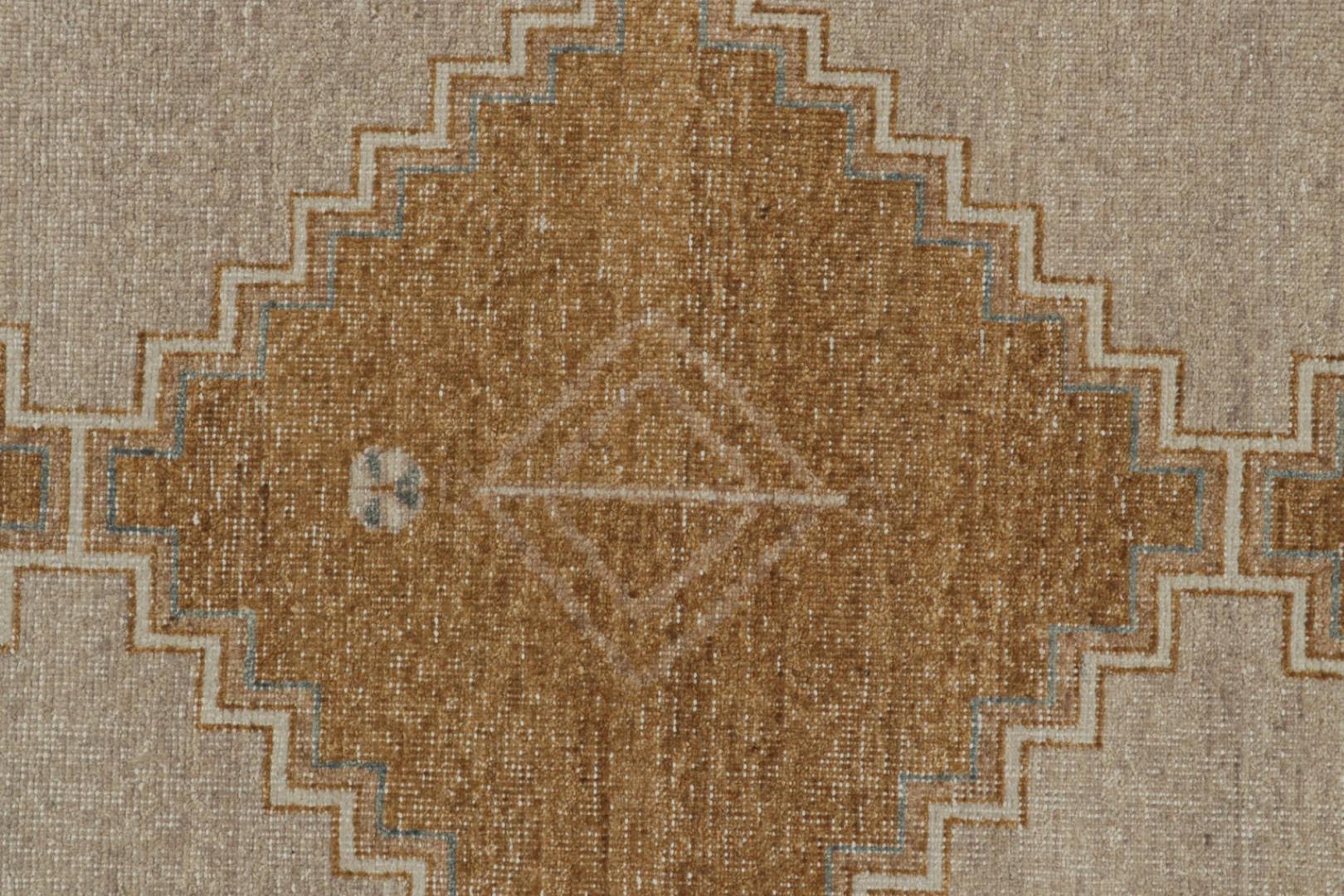 Distressed Modern Rug in Black