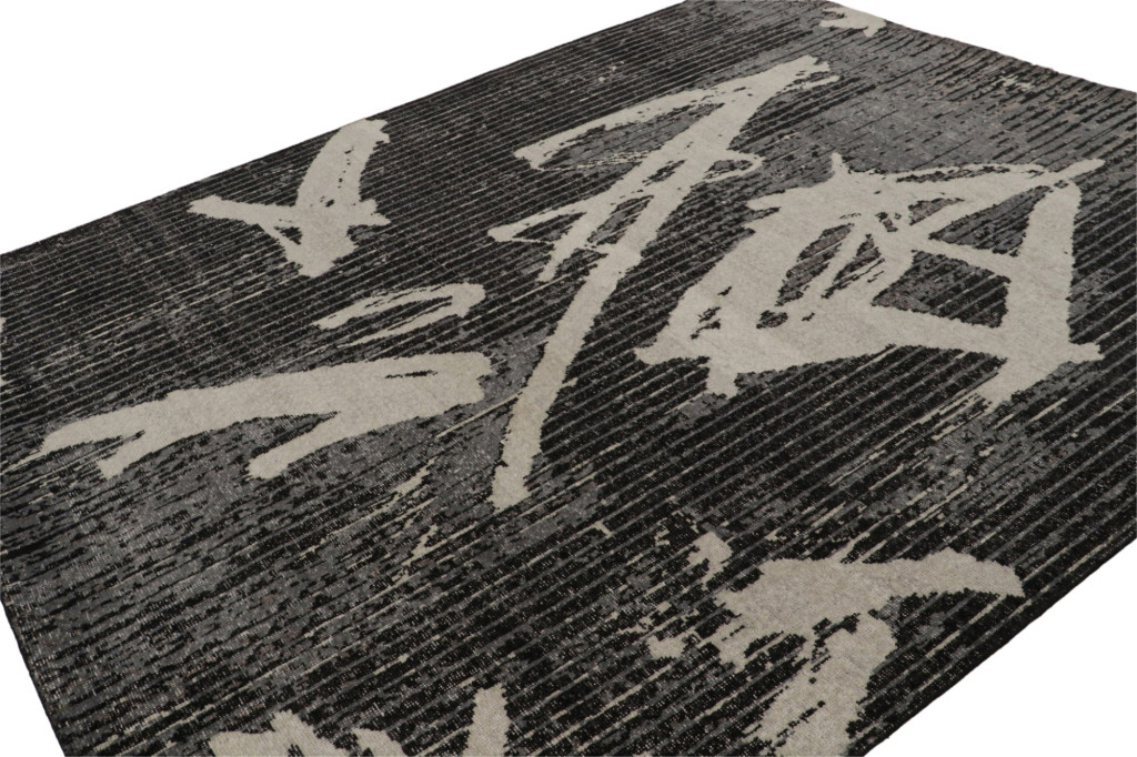Distressed Modern Rug in Black