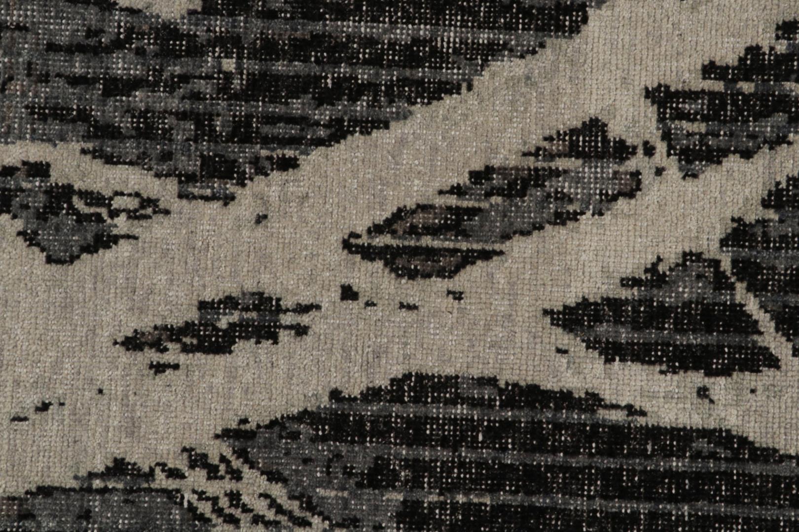 Distressed Modern Rug in Black