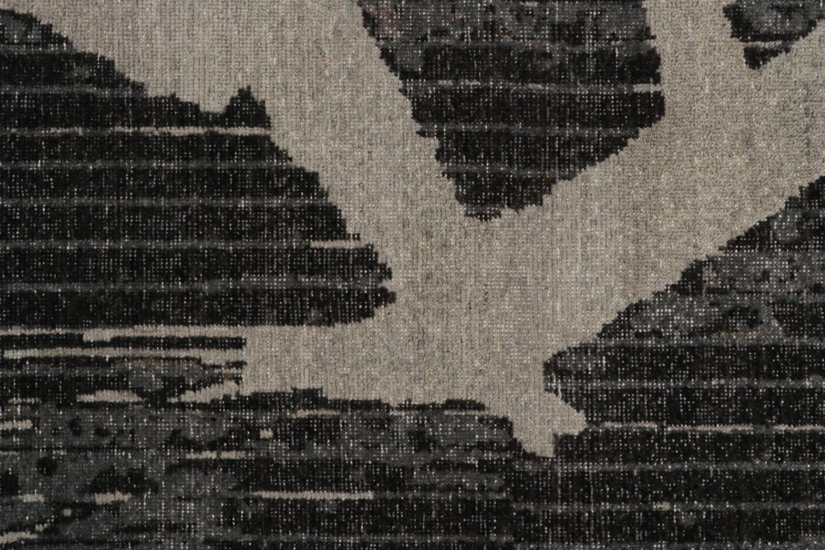 Distressed Modern Rug in Black