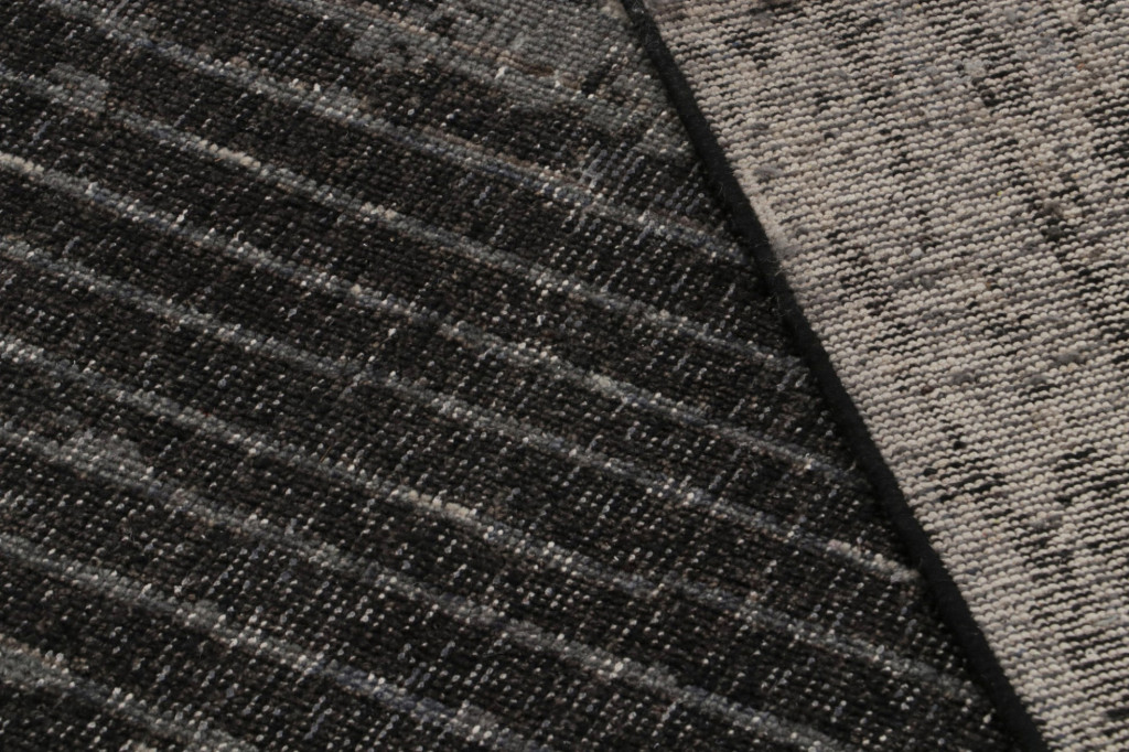 Distressed Modern Rug in Black