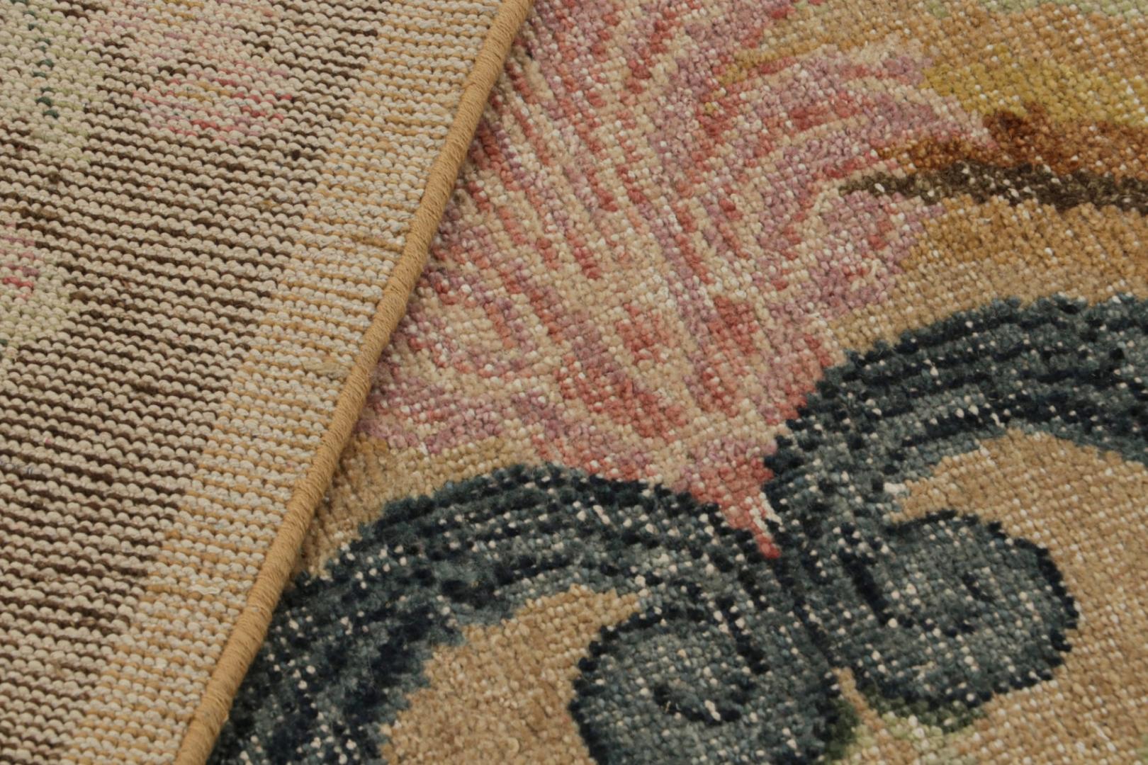 Contemporary Rug with Floral Patterns