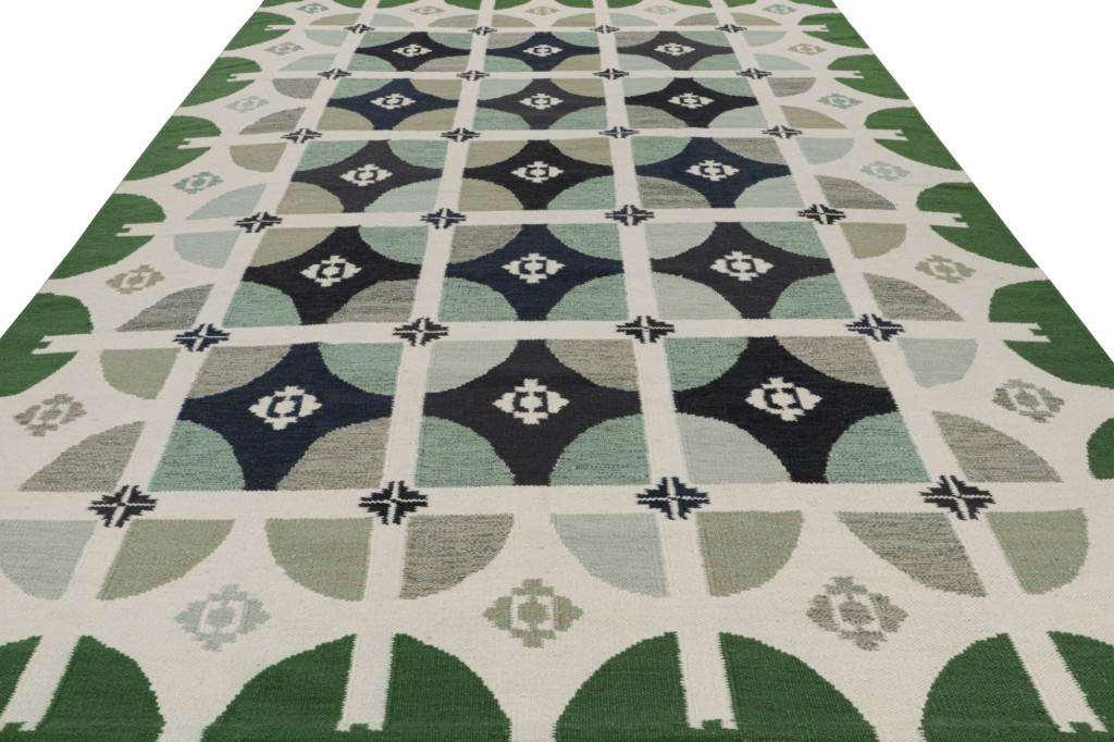 Scandinavian Kilim Rug with Geometric Patterns