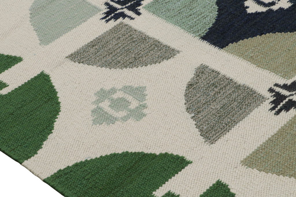Scandinavian Kilim Rug with Geometric Patterns