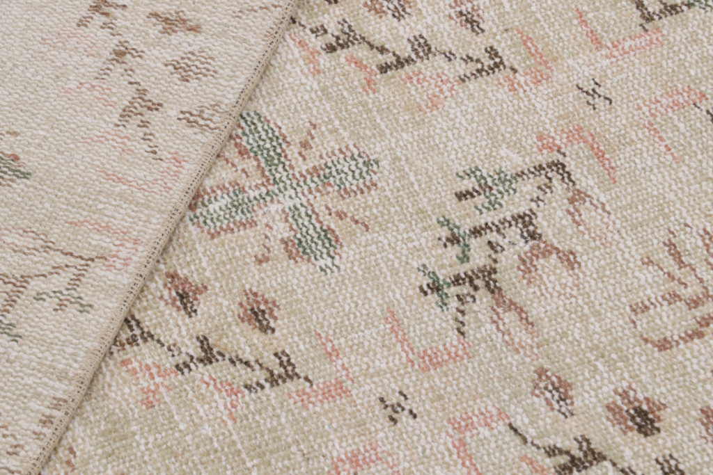Zeki Muren rug