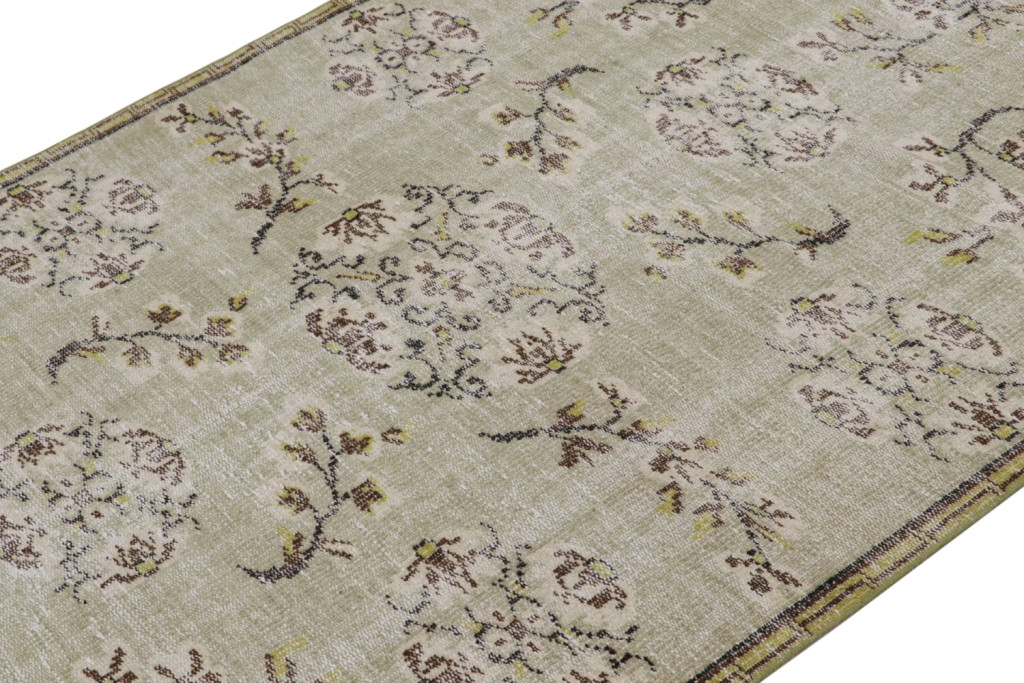 Zeki Muren rug