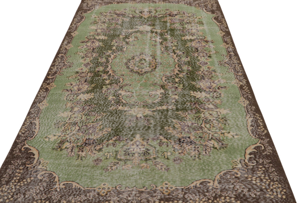 Zeki Muren rug