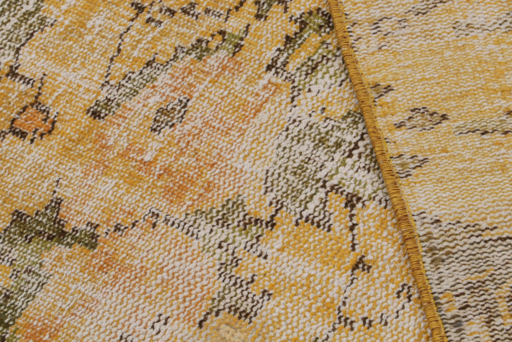 Zeki Muren rug