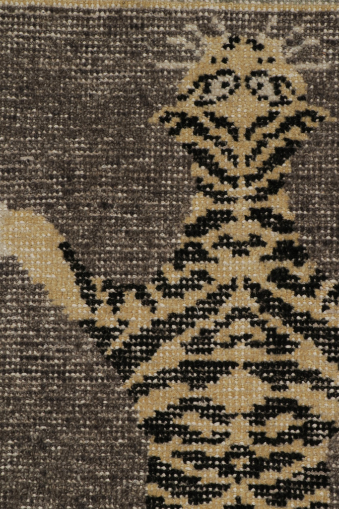 Modern Tiger Skin Accent Pictorial Rug