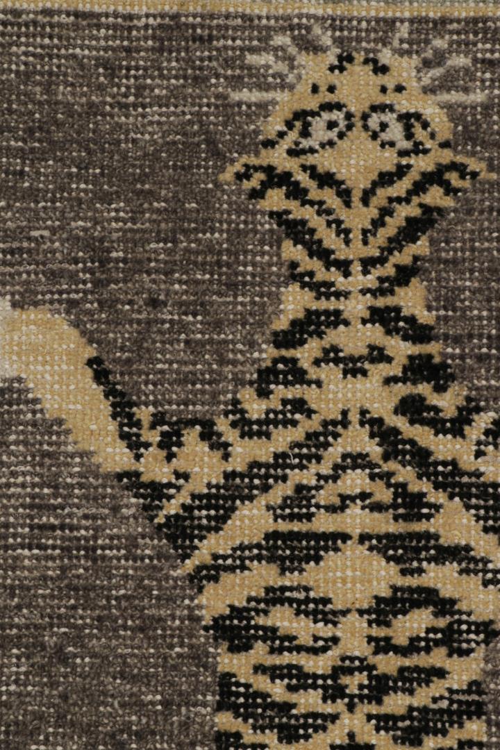 Modern Tiger Skin Accent Pictorial Rug