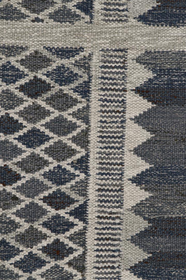 Scandinavian Rug with Geometric Patterns