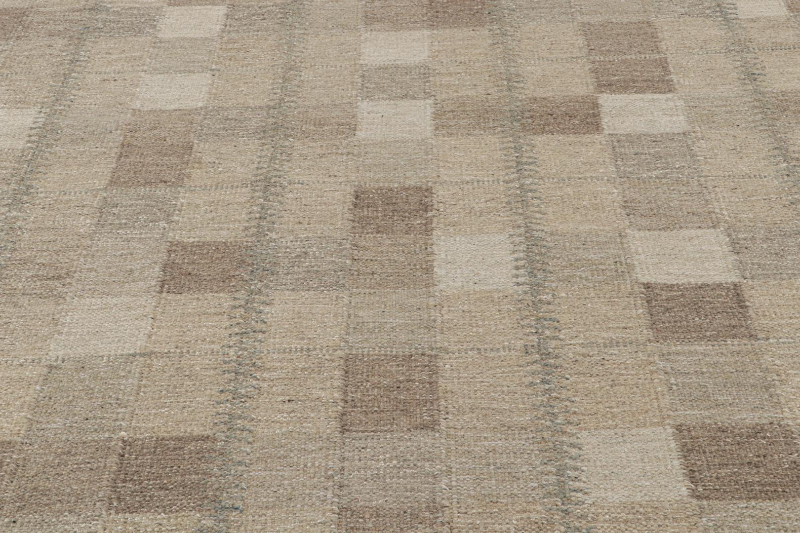 Scandinavian Palace Rug with Geometric Patterns