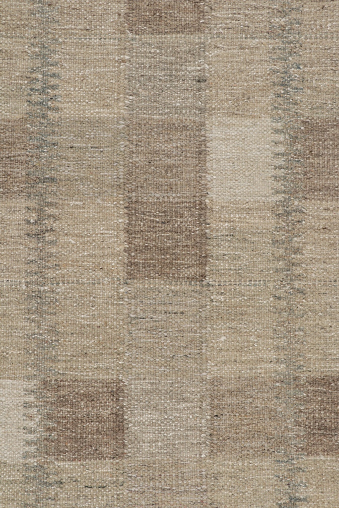 Scandinavian Palace Rug with Geometric Patterns