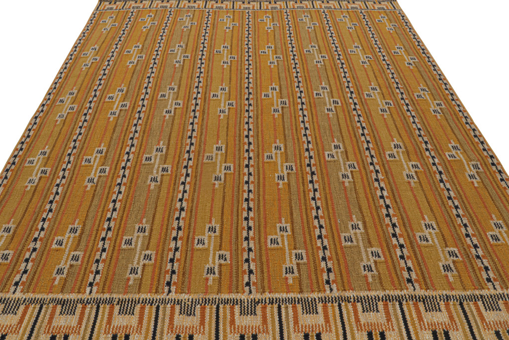 Scandinavian Style Custom Rug “Marta Stripe”