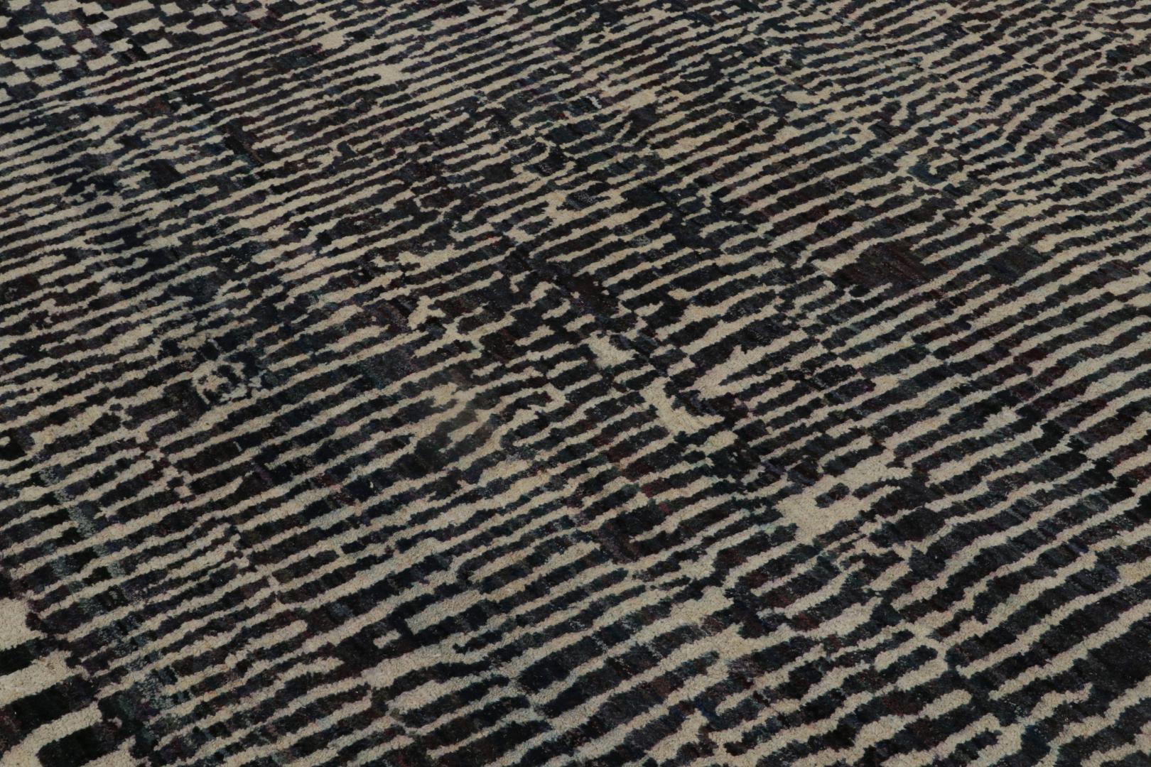 Contemporary Abstract Rug With Geometric Patterns
