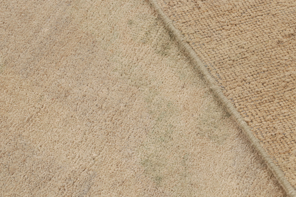 Contemporary Abstract Rug With Painterly Patterns