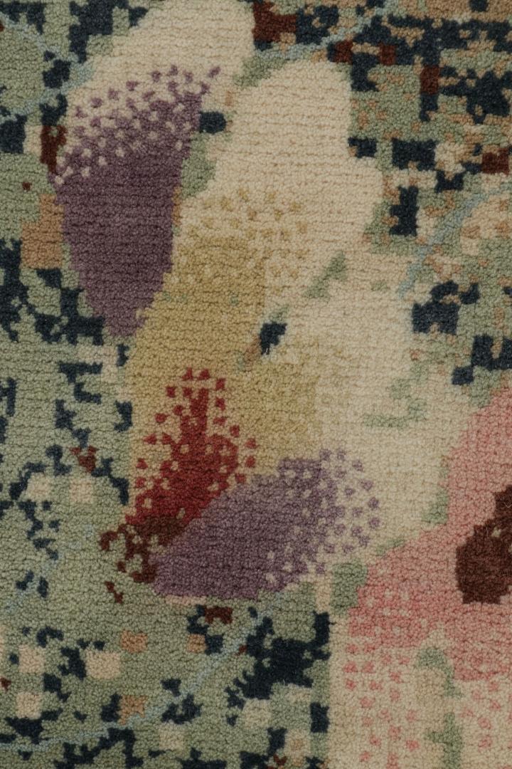 Contemporary Abstract Rug With Floral Patterns