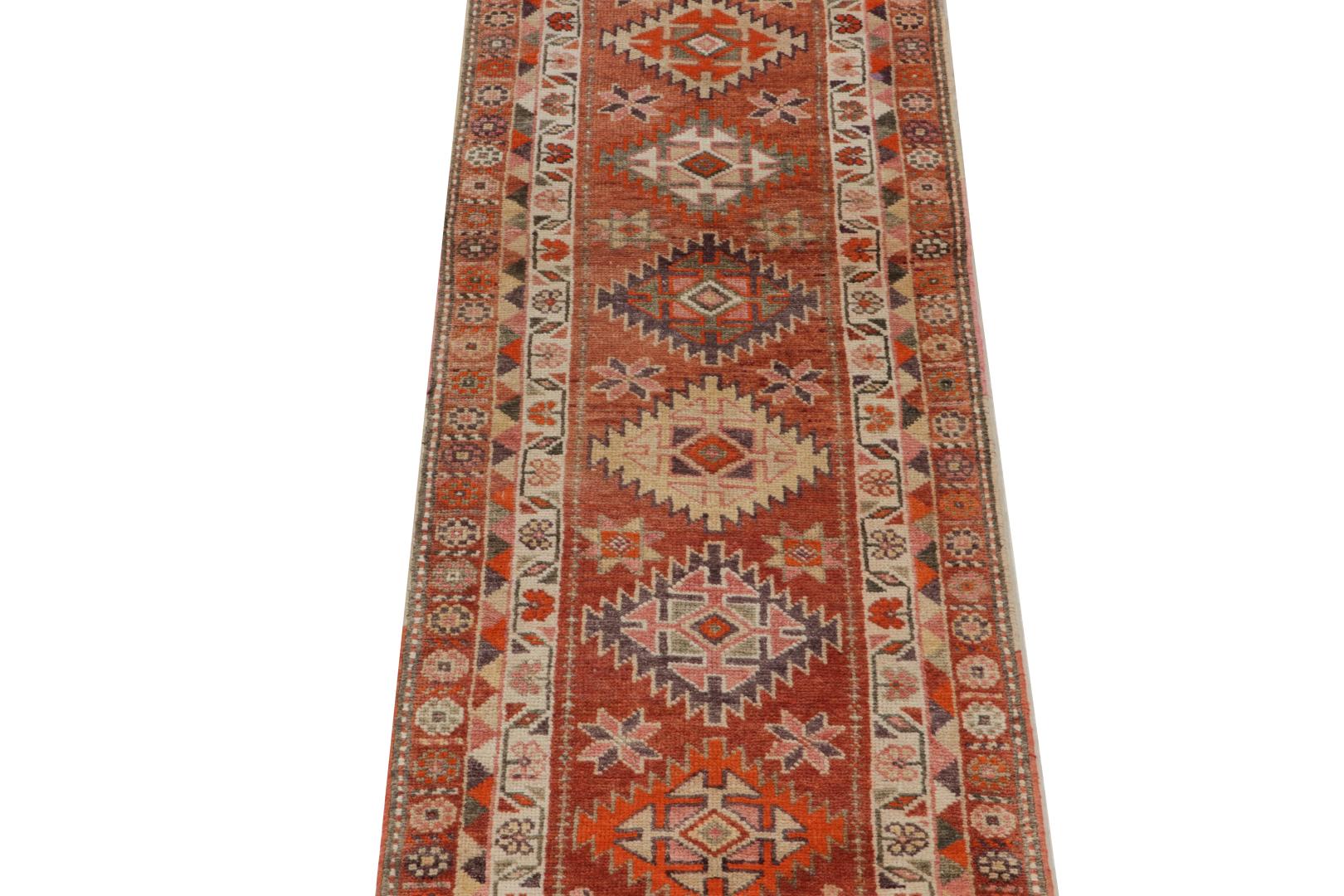 Vintage Geometric Runner