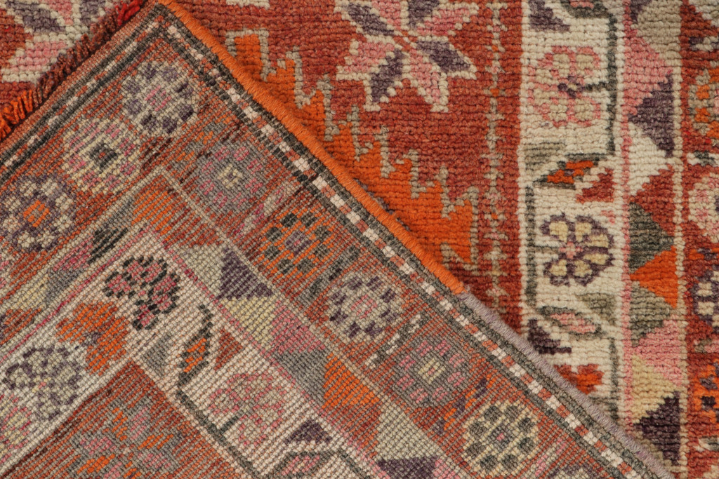 Vintage Geometric Runner
