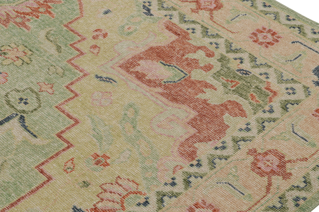Traditional style Floral rug