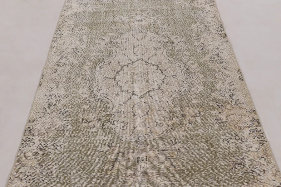 Vintage Distressed Floral Medallion Rug