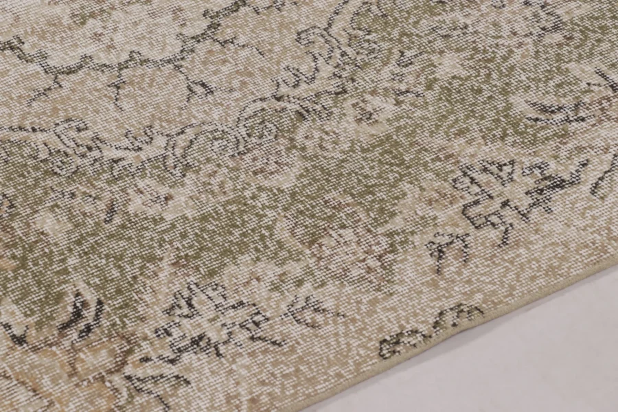 Vintage Distressed Floral Medallion Rug