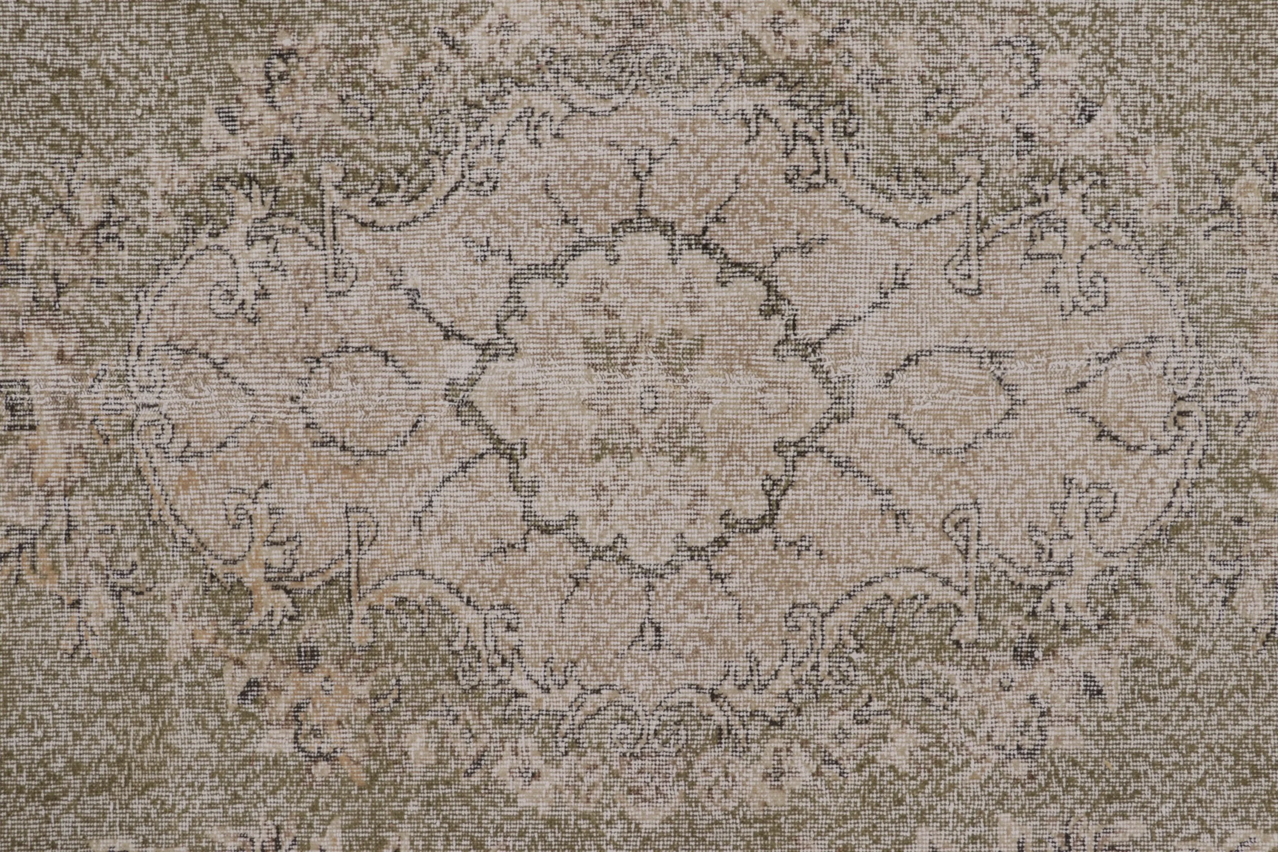 Vintage Distressed Floral Medallion Rug