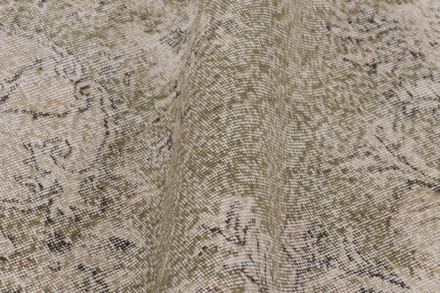 Vintage Distressed Floral Medallion Rug
