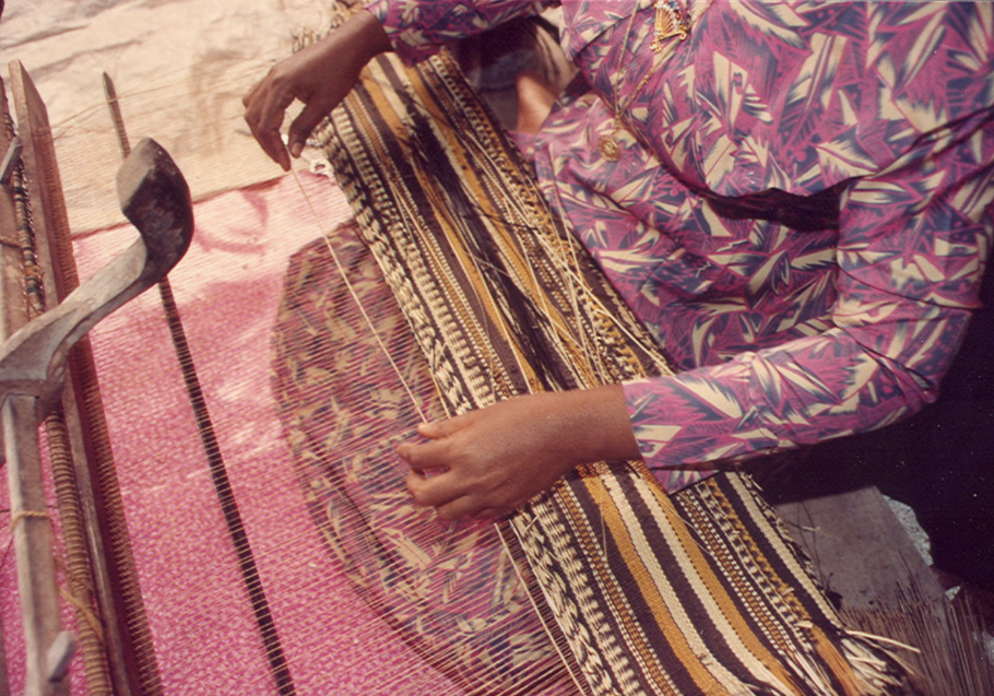 Thundu Kunaa weaving Thundu Kunaa weaving