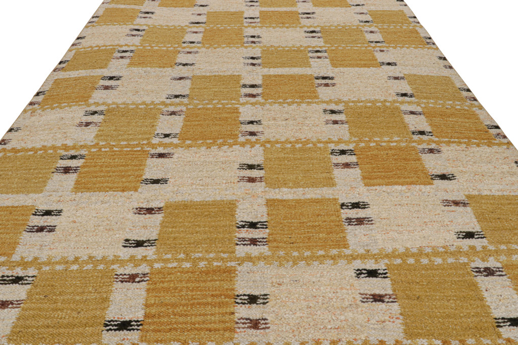 Scandinavian Beige/Brown Custom Trapezoid Kilim Rug