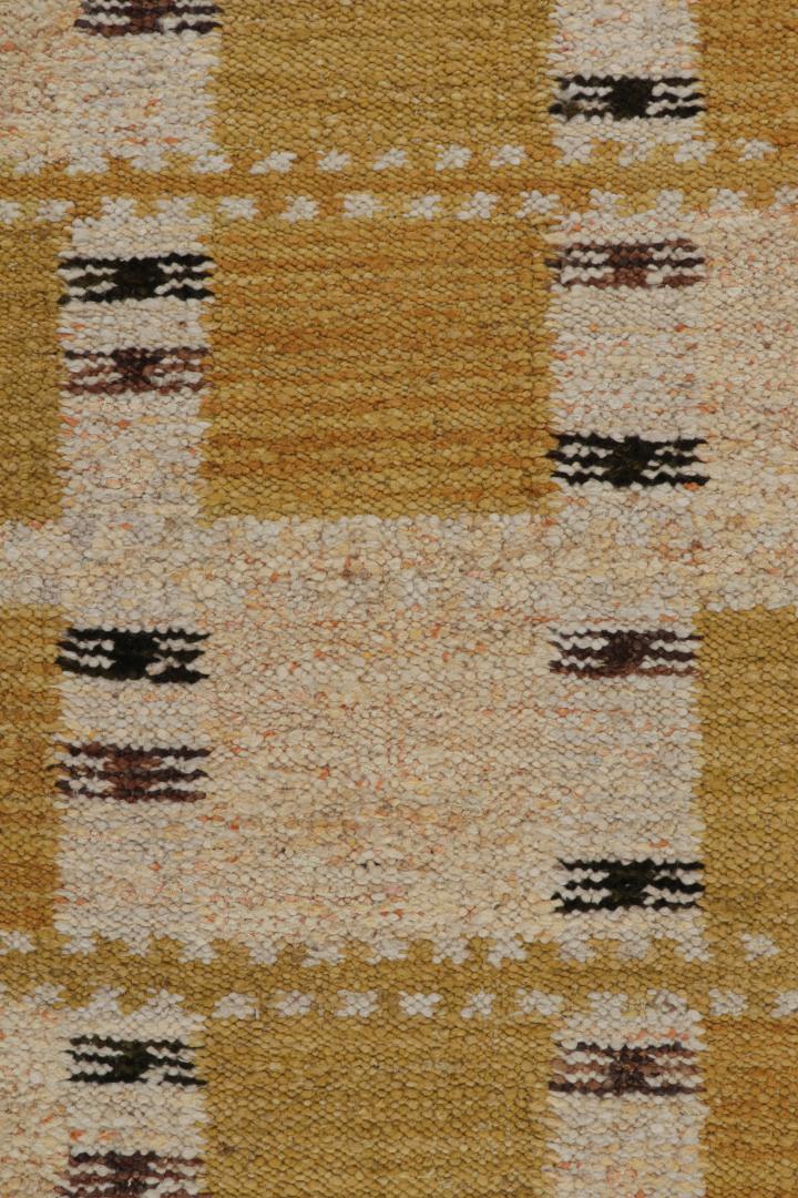 Scandinavian Beige/Brown Custom Trapezoid Kilim Rug