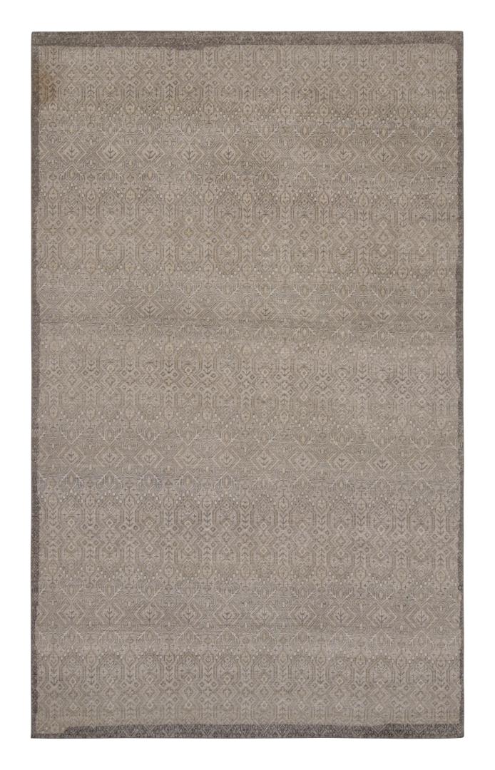 Contemporary Rug with Geometric Patterns