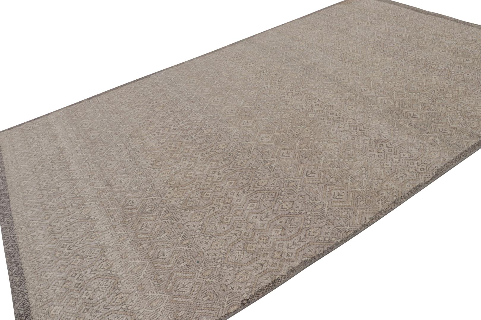 Contemporary Rug with Geometric Patterns